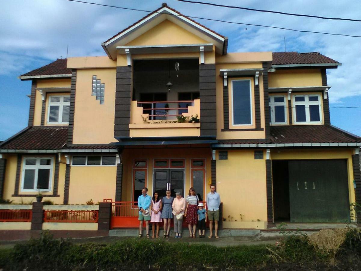 Tridwi Homestay Parakan  Exterior photo